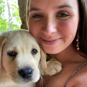 Meet your Posher, Abigail